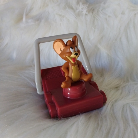 Tom and Jerry 2021 McDonald's Toy - Picture 3 of 7